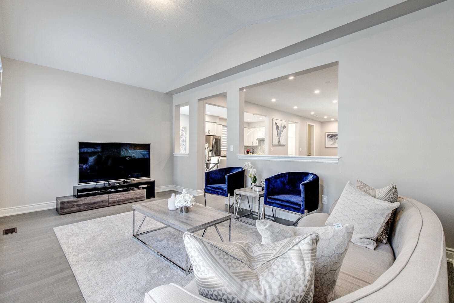 110 Scarlet Way