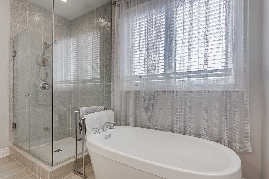 6 Ken Sinclair Crescent