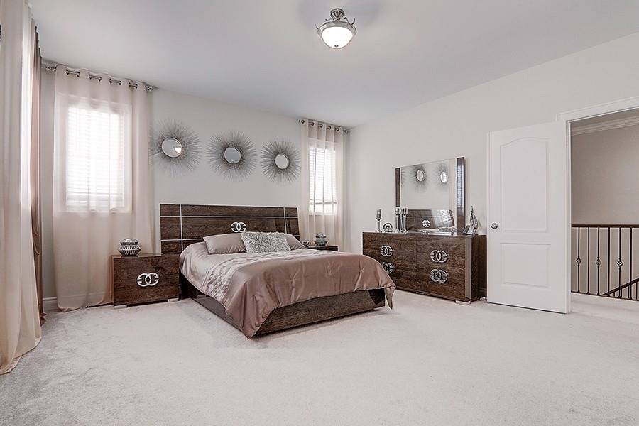 6 Ken Sinclair Crescent