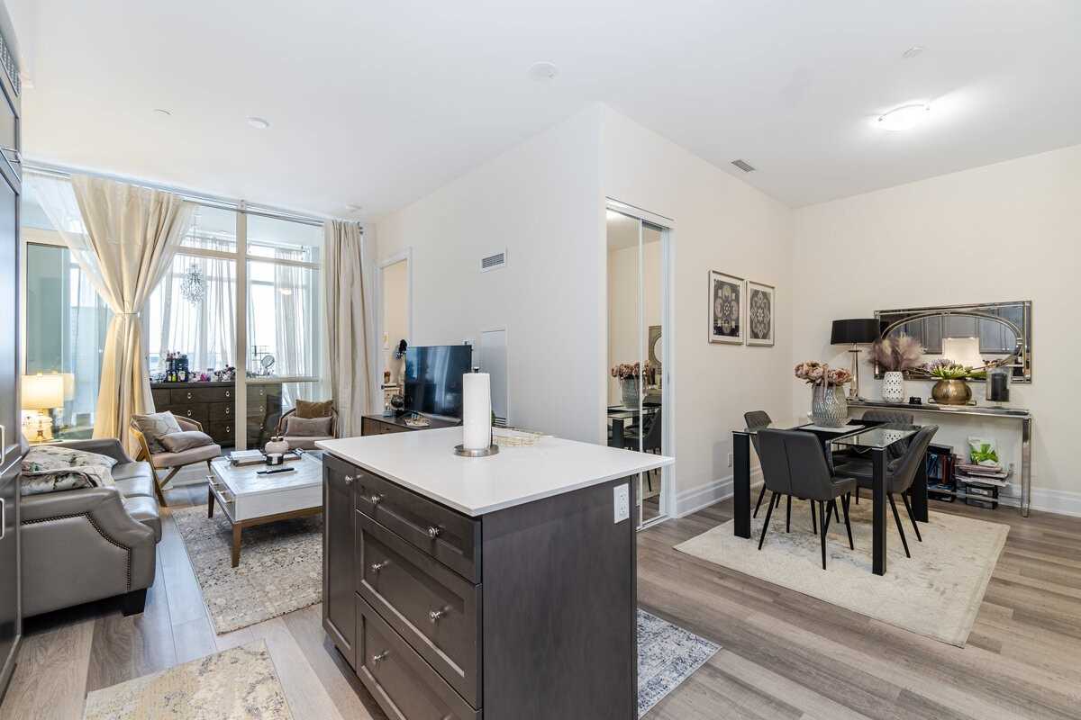 9085 Jane St, #119