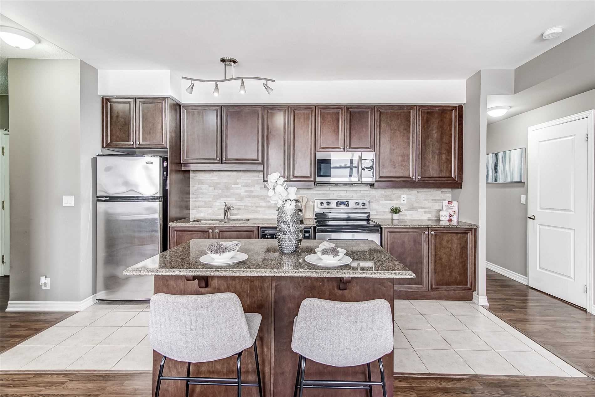 9225 Jane Street, #504
