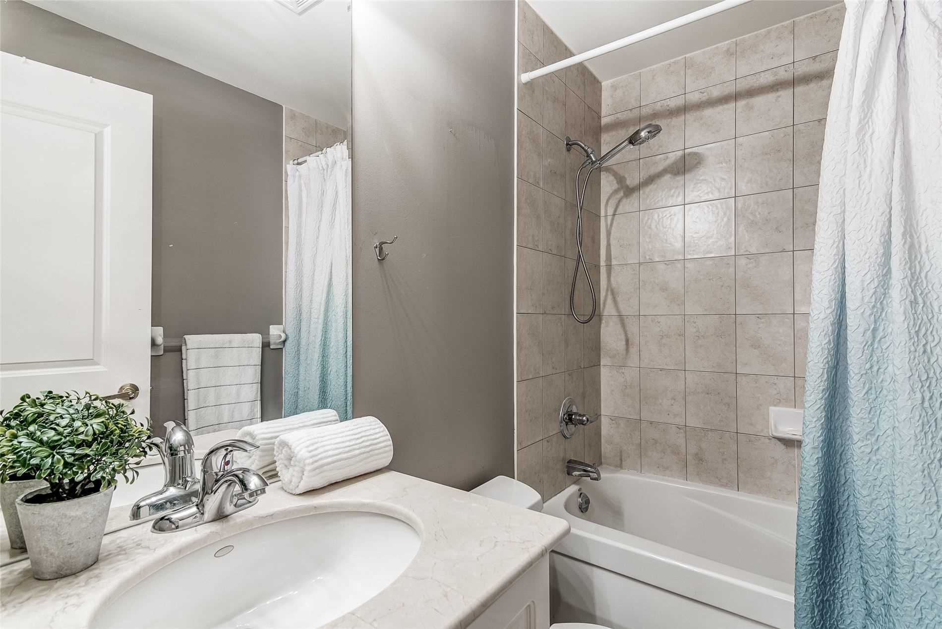 9225 Jane Street, #504