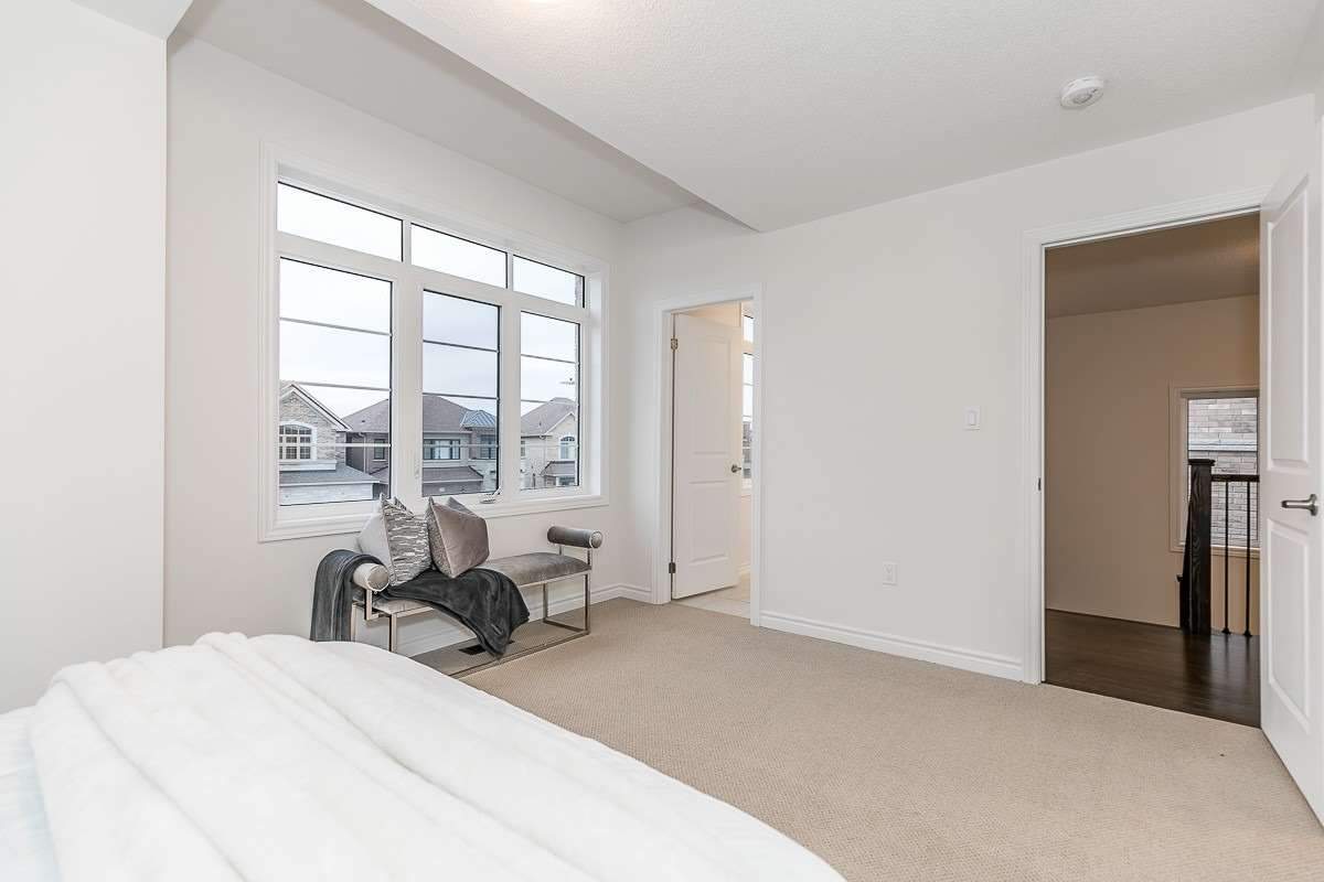121 Ferragine Cres
