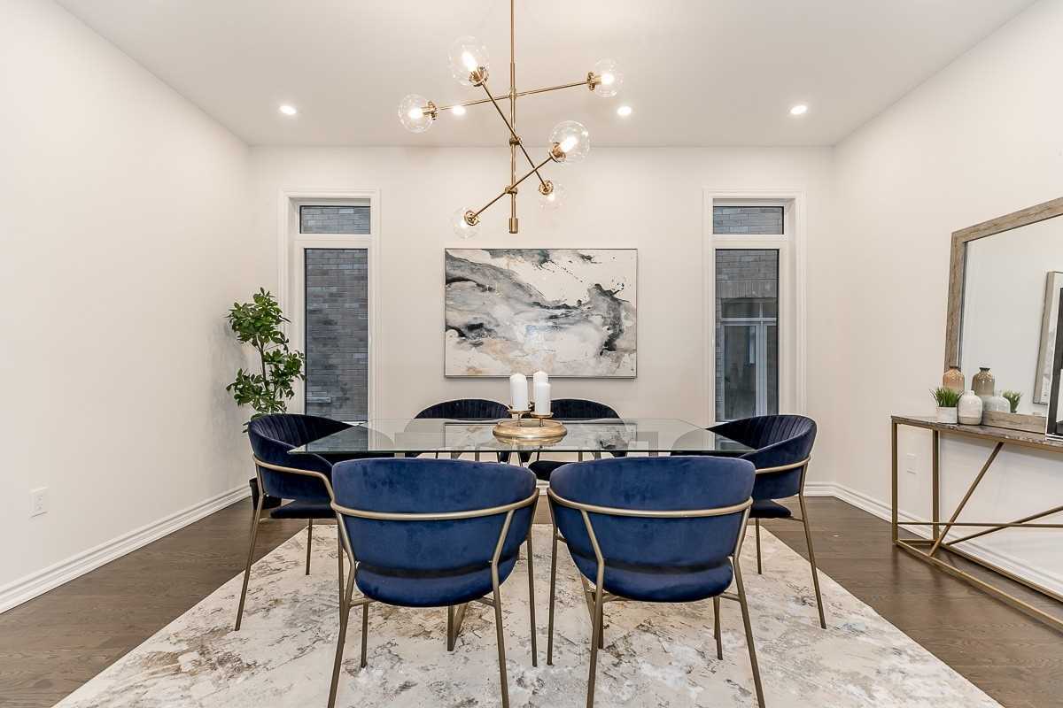 121 Ferragine Cres
