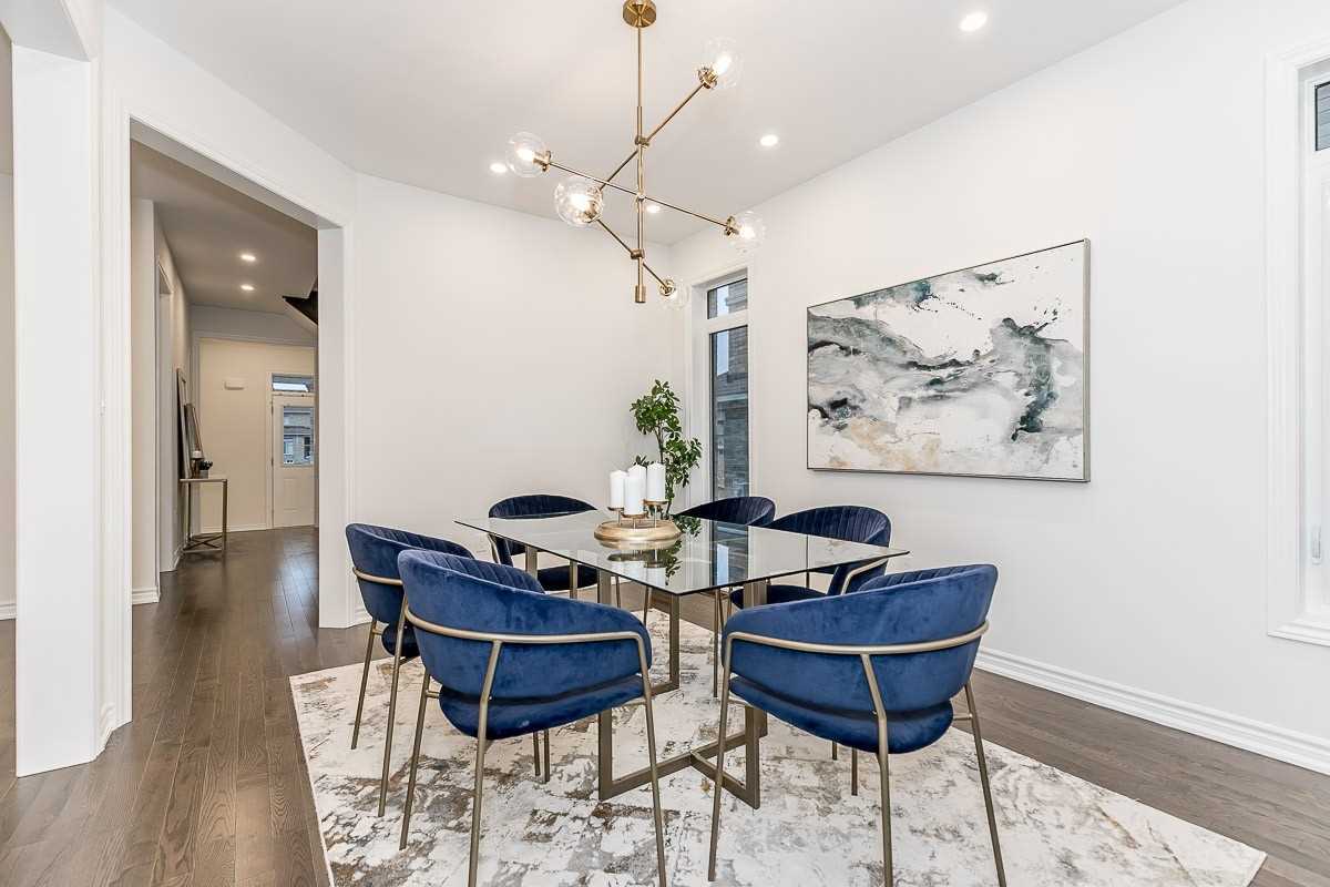 121 Ferragine Cres