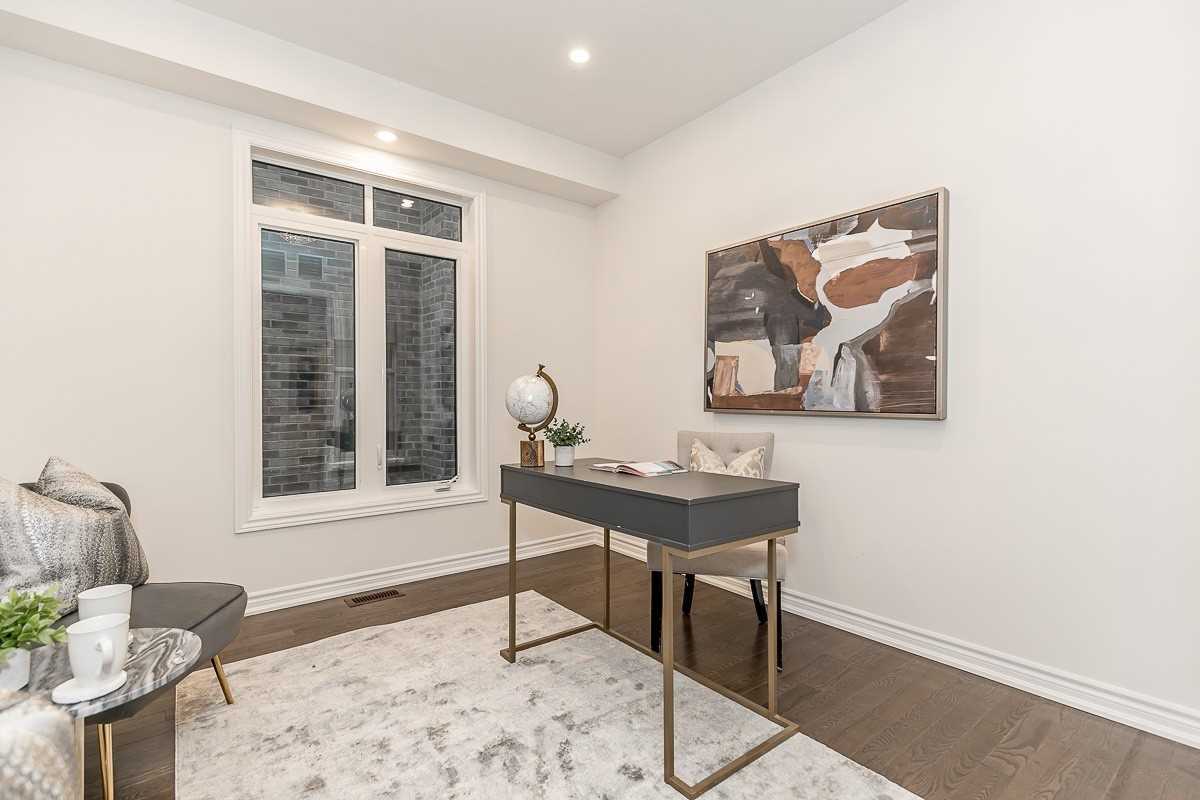 121 Ferragine Cres