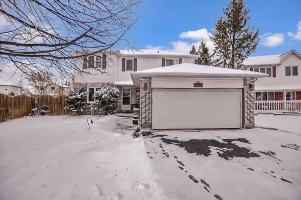 1056 Maclean St, Innisfil