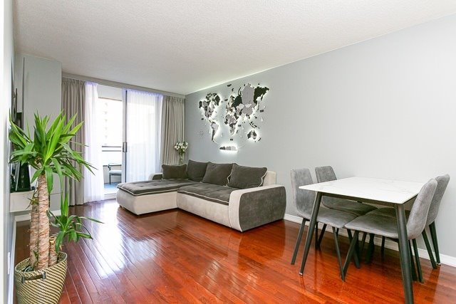 310 Red Maple Road, #309
