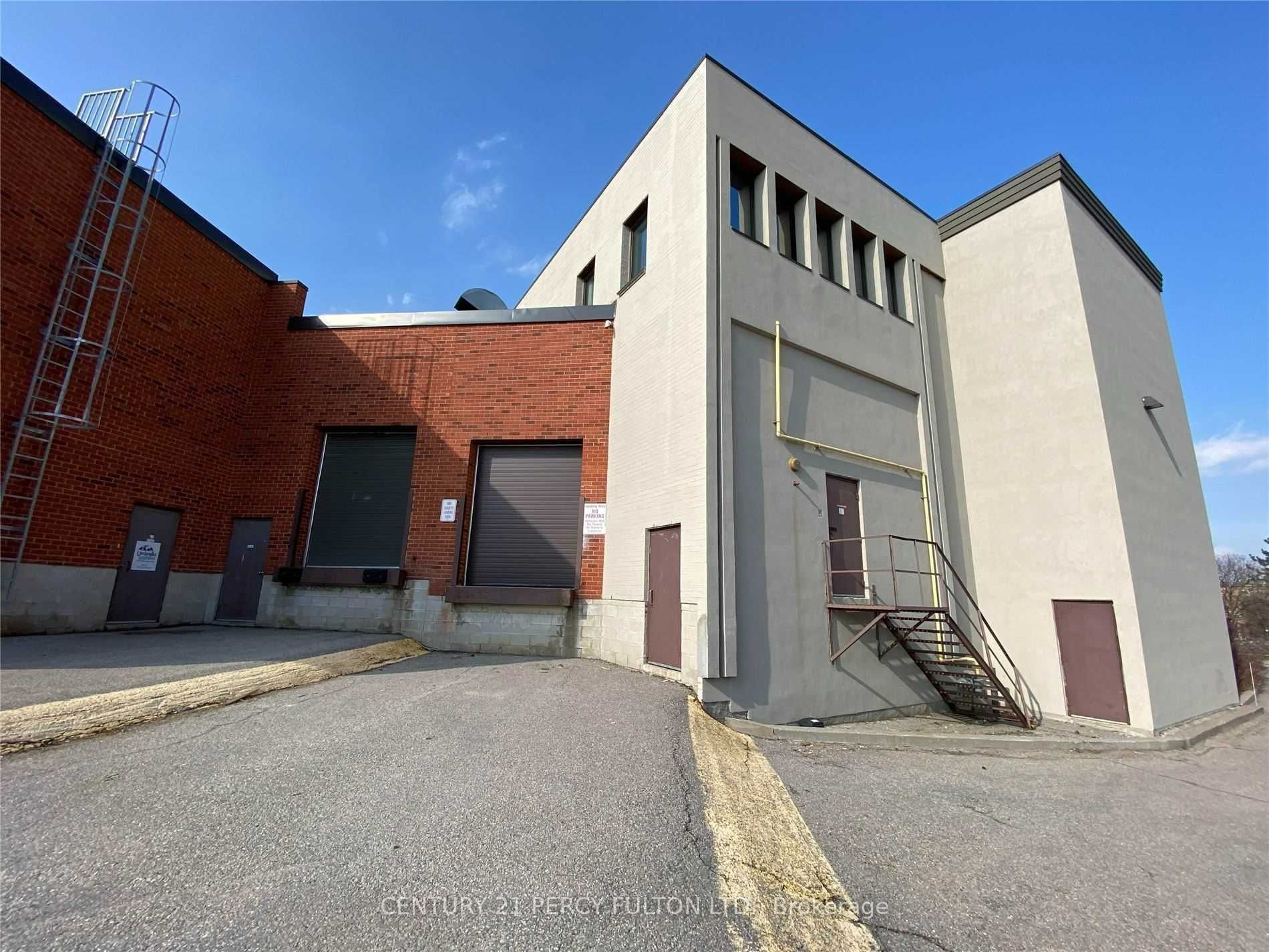 9040 Leslie St, #2