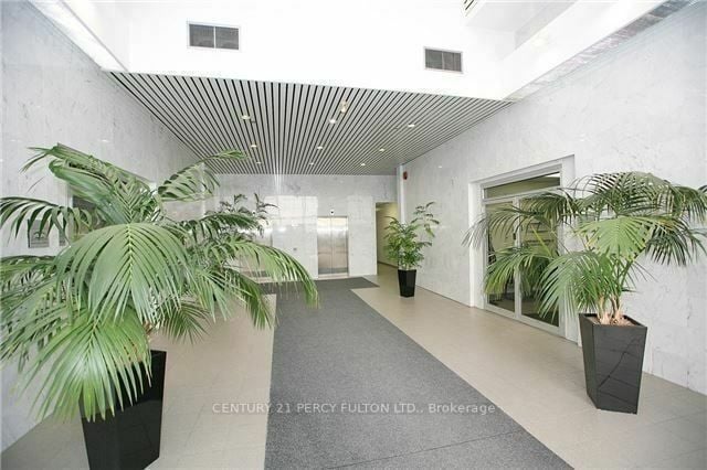 9040 Leslie St, #2