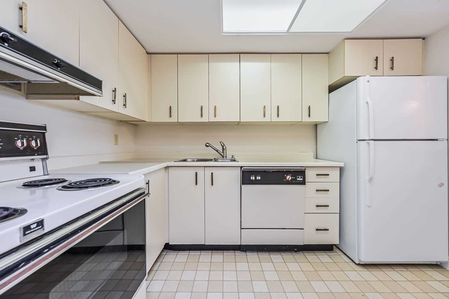 100 Anna Russell Way, #Ph19