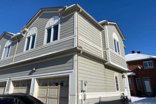 76 Cardrew St, Markham