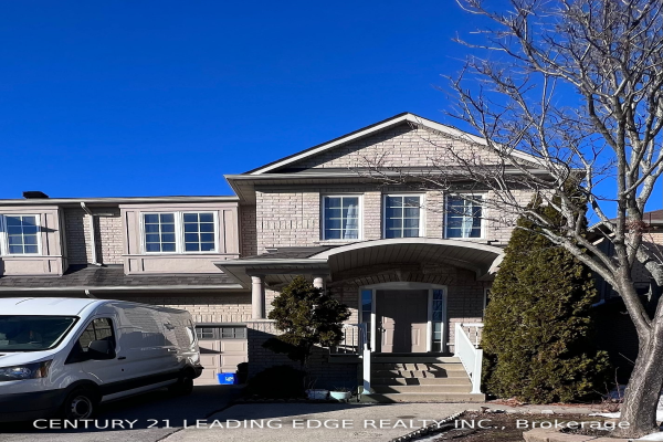 110 Santina St N, Vaughan