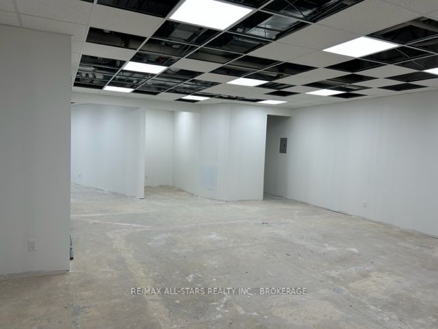 29 Toronto St S, #203