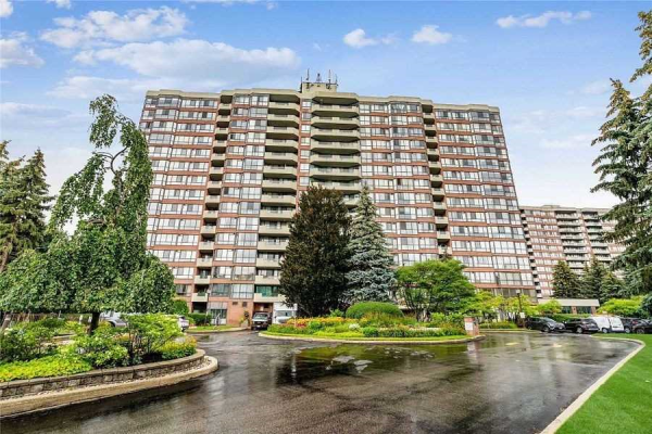 100 Observatory Lane, Richmond Hill
