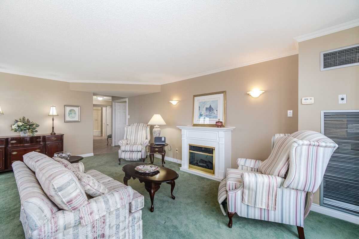 14924 Yonge St, #523