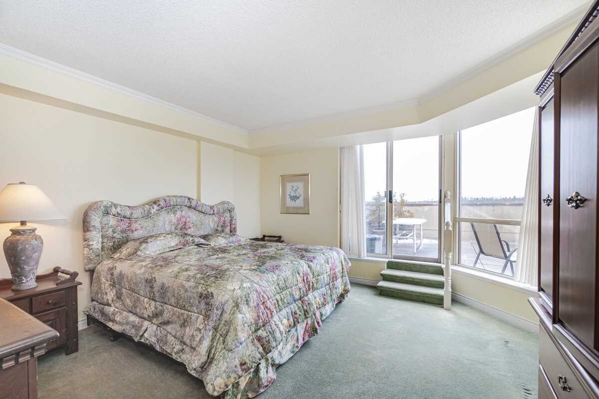 14924 Yonge St, #523