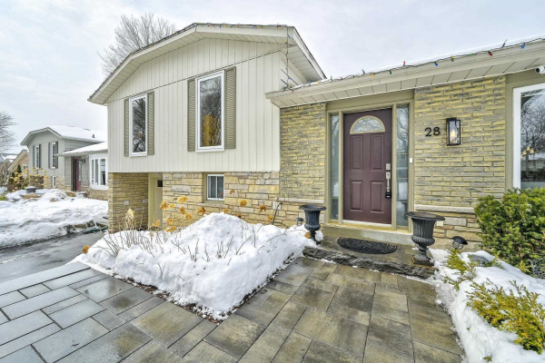 28 Sir Pellias Terr, Markham