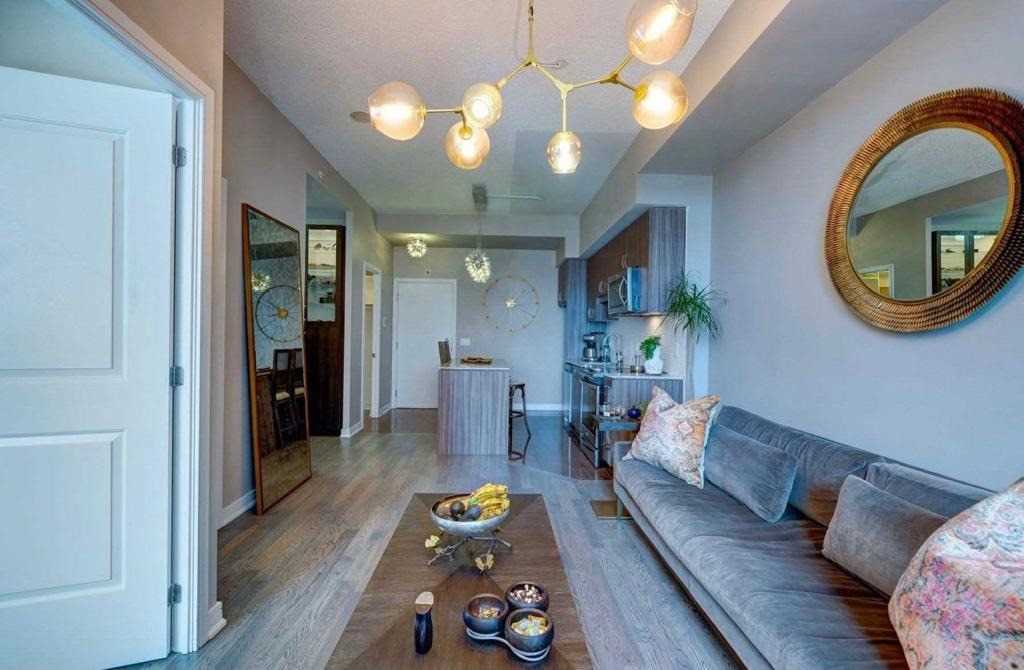 9205 Yonge St, #802