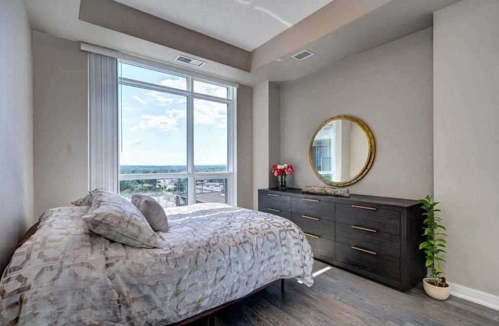 9205 Yonge St, #802