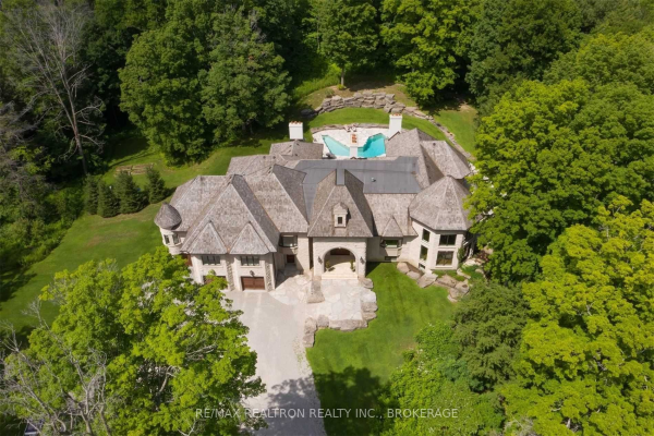 1865 Davis Dr W, King