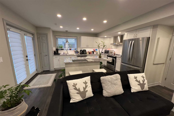 70 Juglans Cres, Whitchurch-Stouffville