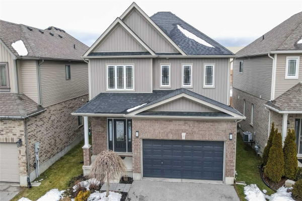4 Burt Ave, New Tecumseth