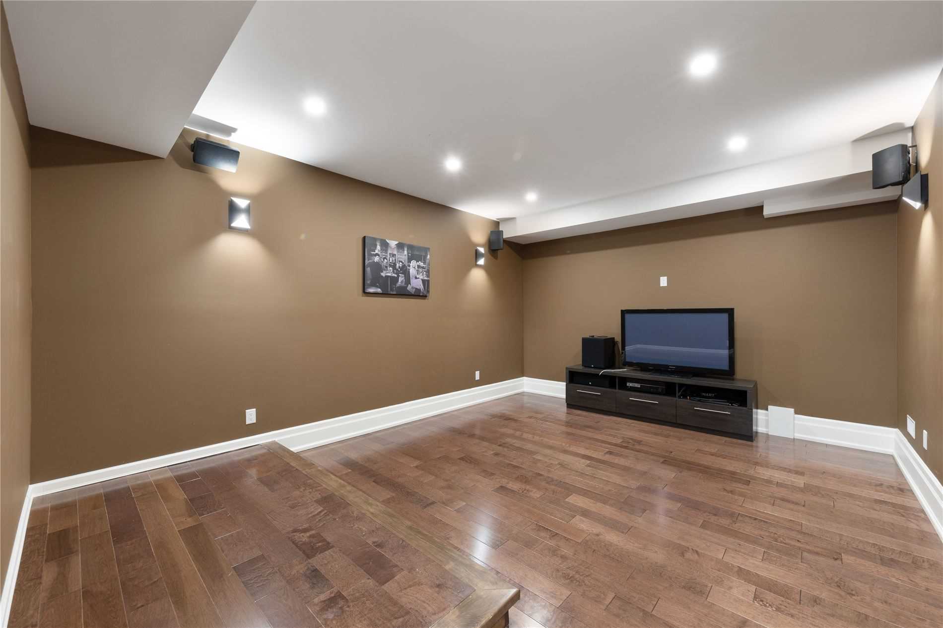 223 Crestwood Rd