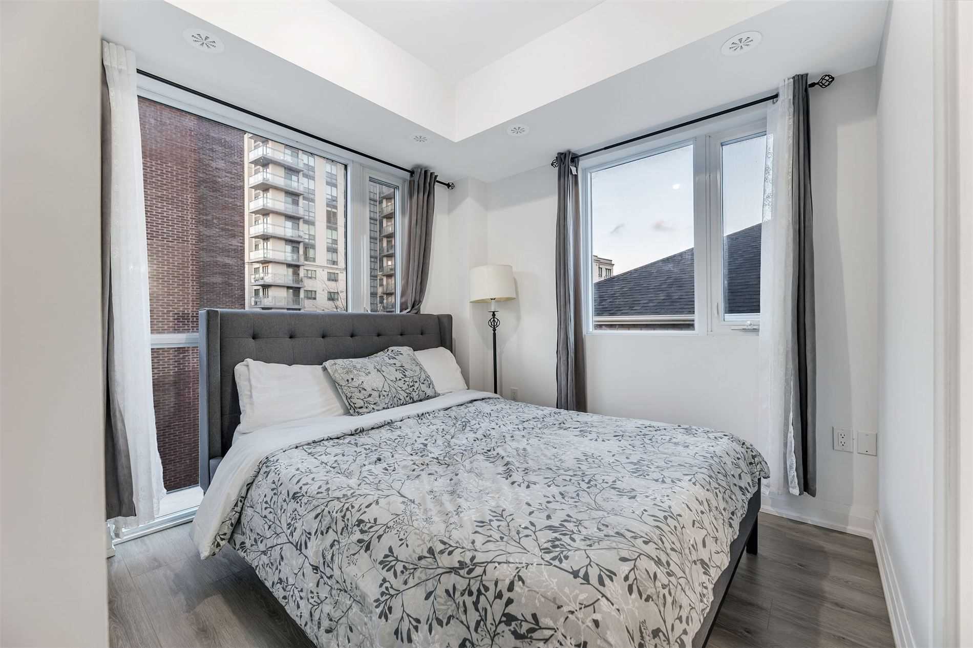 18 Coles Ave, #603