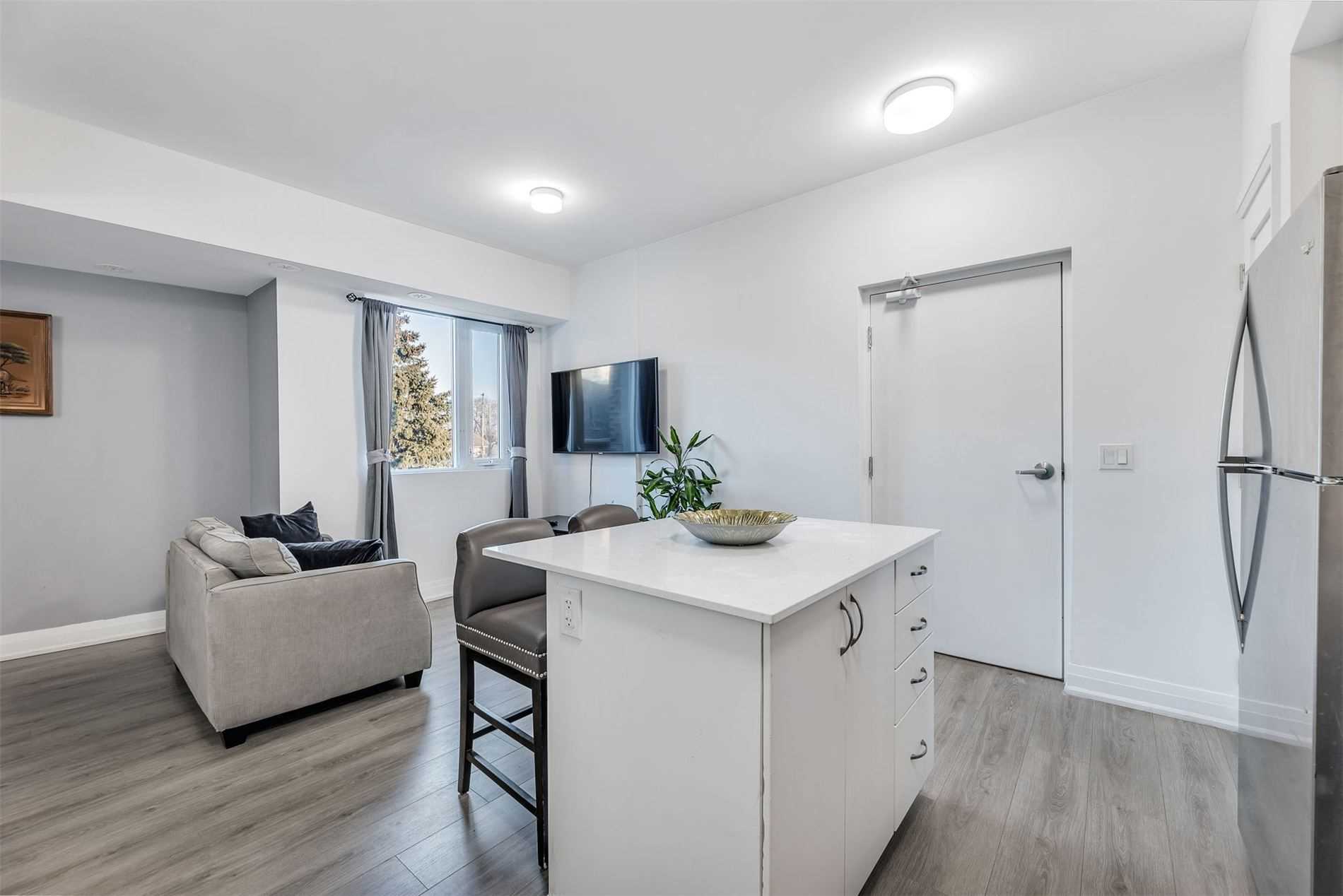 18 Coles Ave, #603