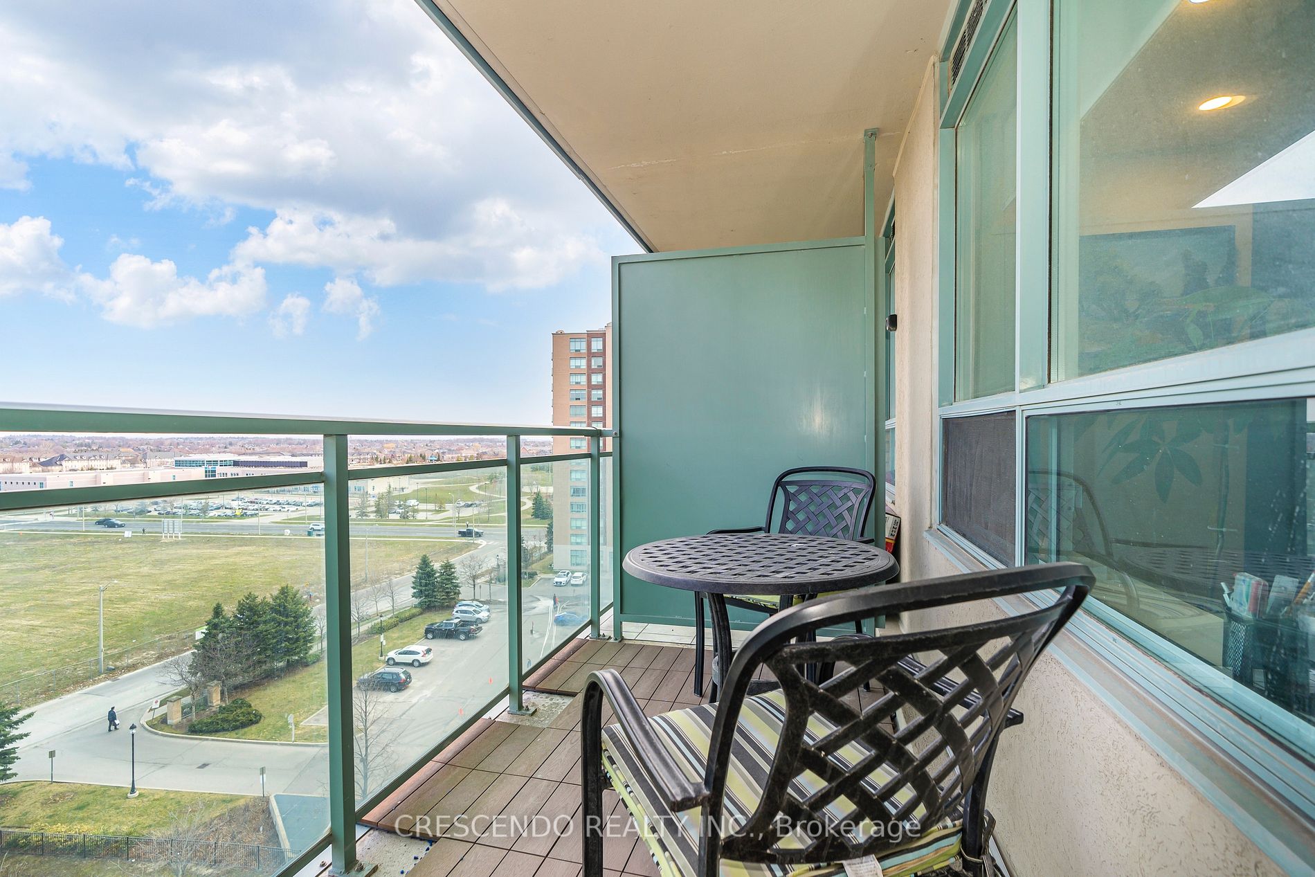 39 Oneida Cres, #813