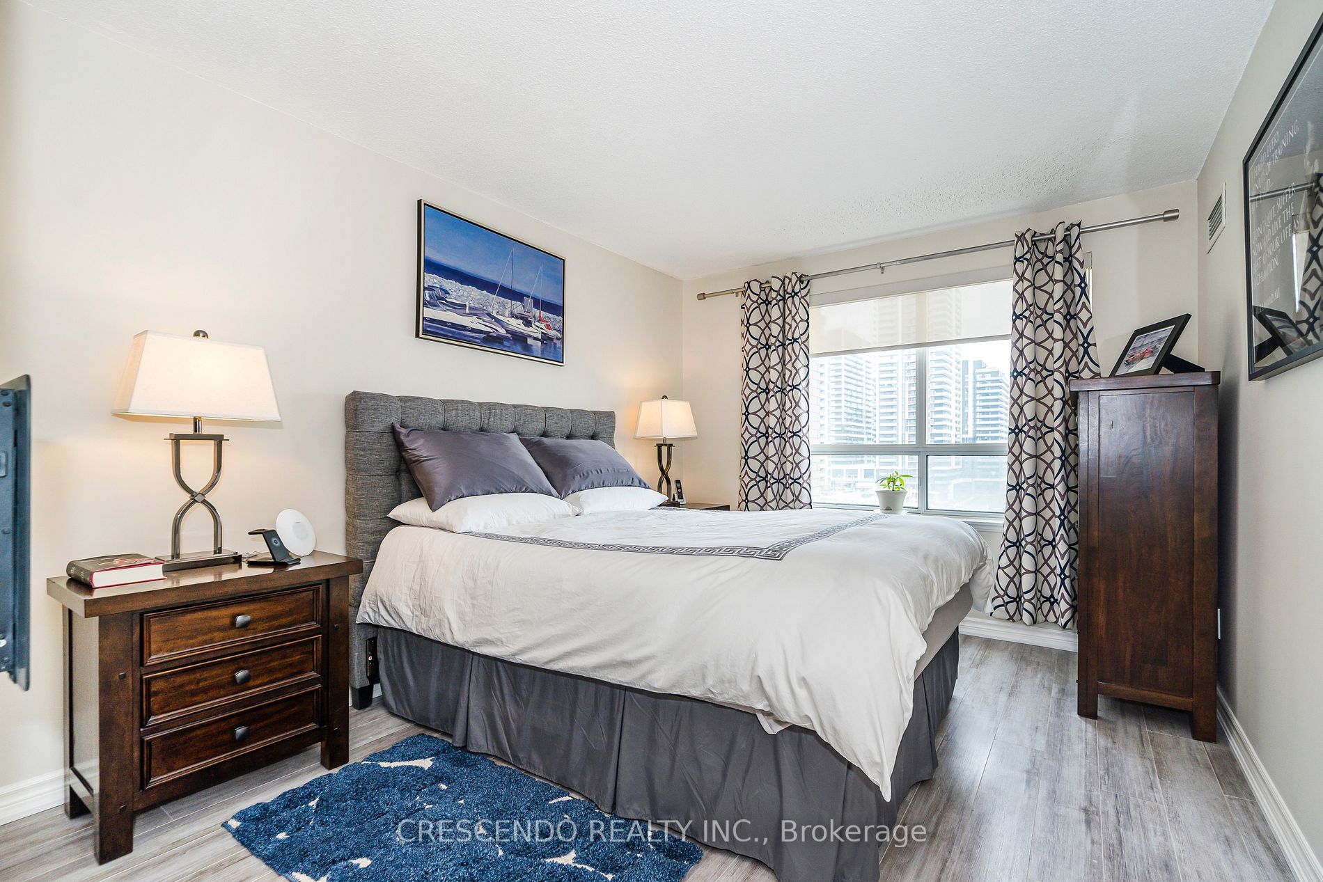 39 Oneida Cres, #813