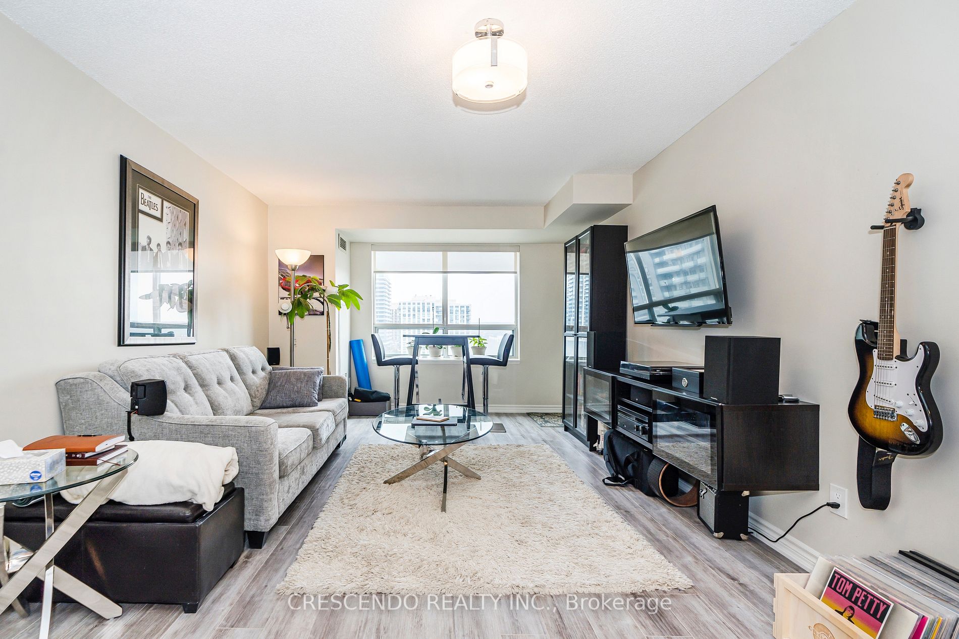 39 Oneida Cres, #813