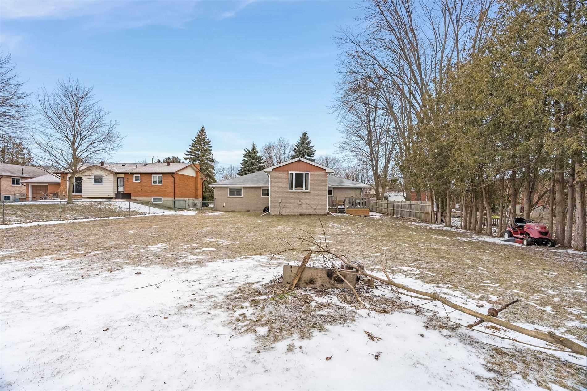 1035 Lebanon Dr