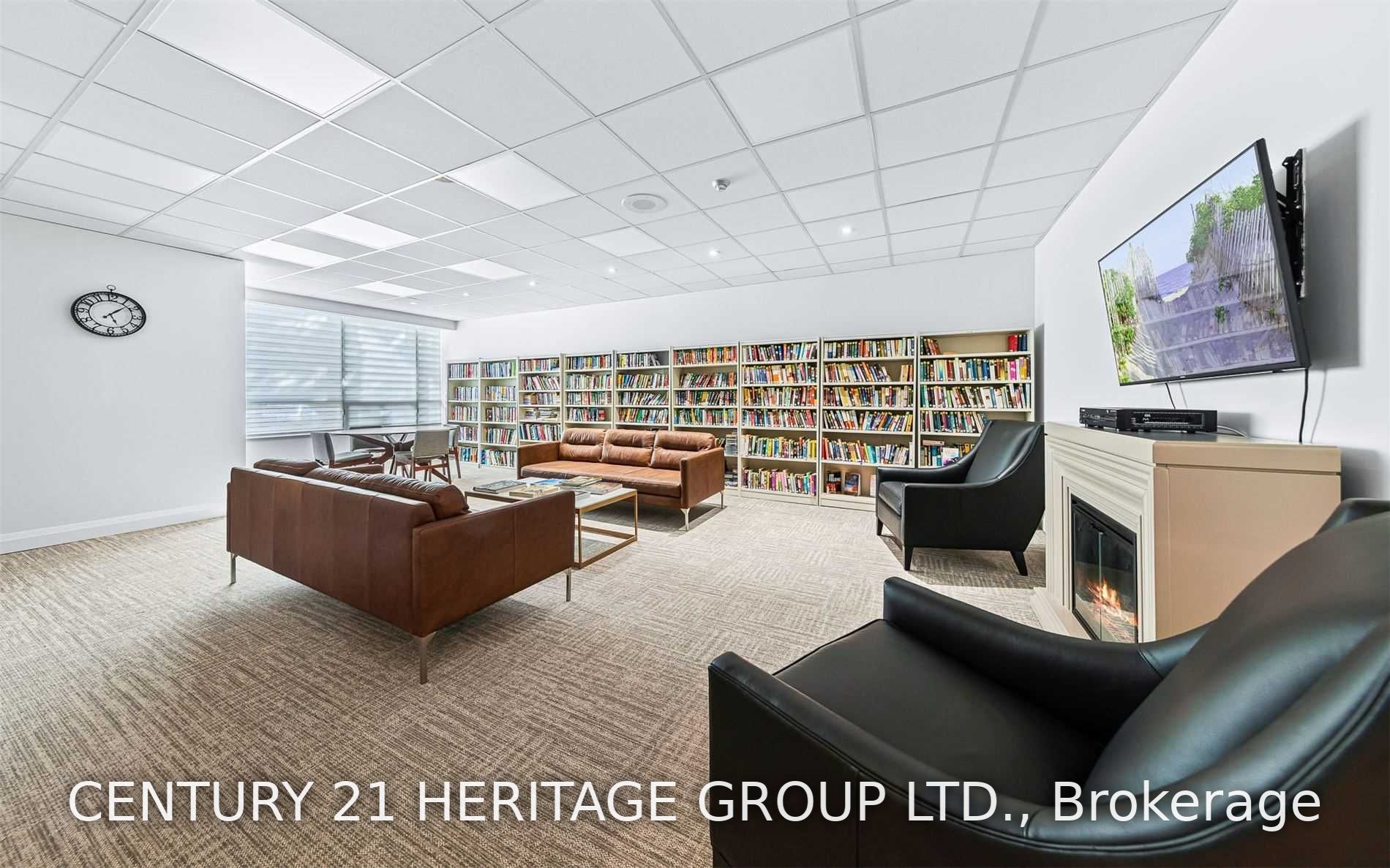7 Townsgate Dr, #707