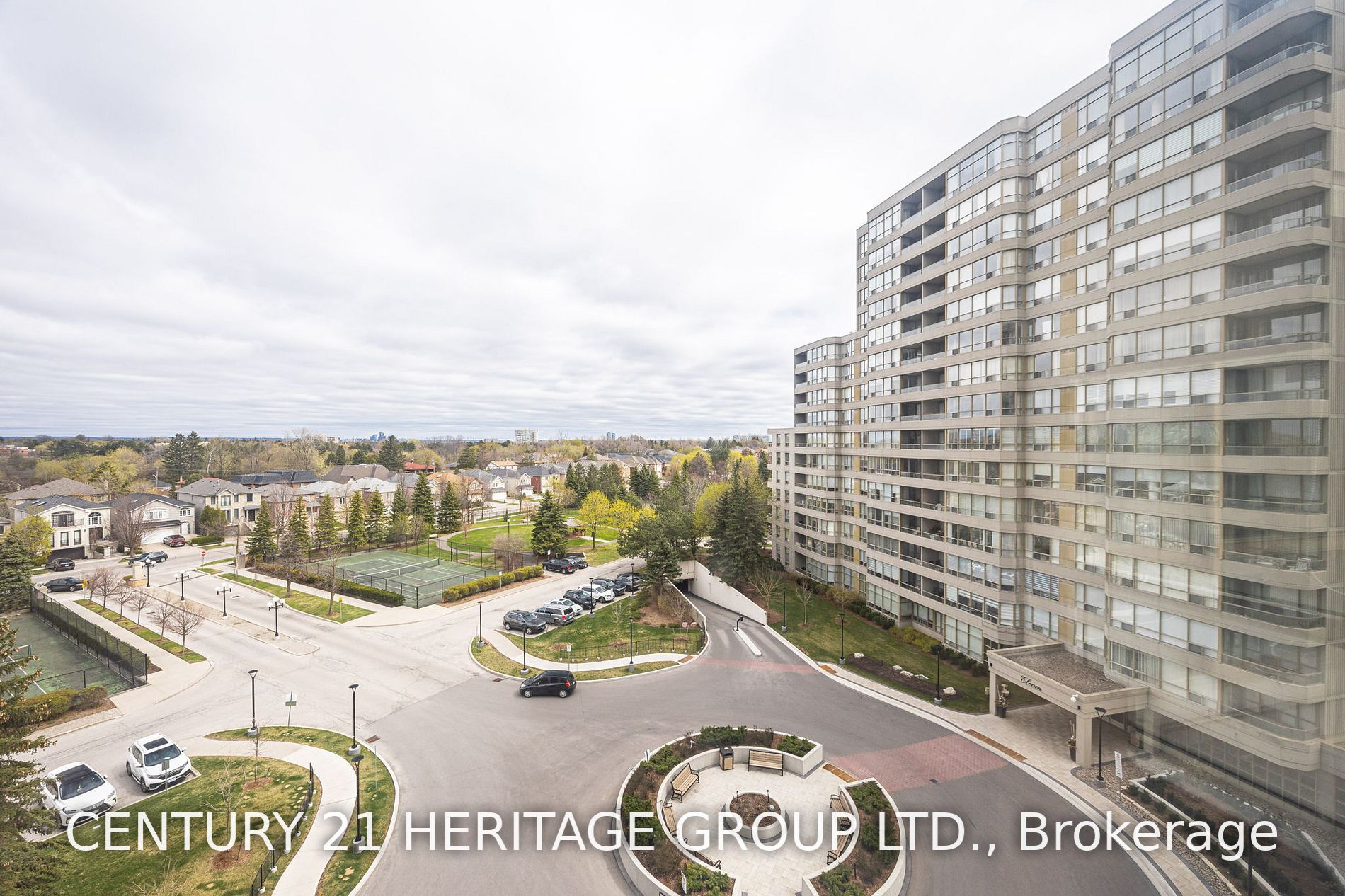 7 Townsgate Dr, #707