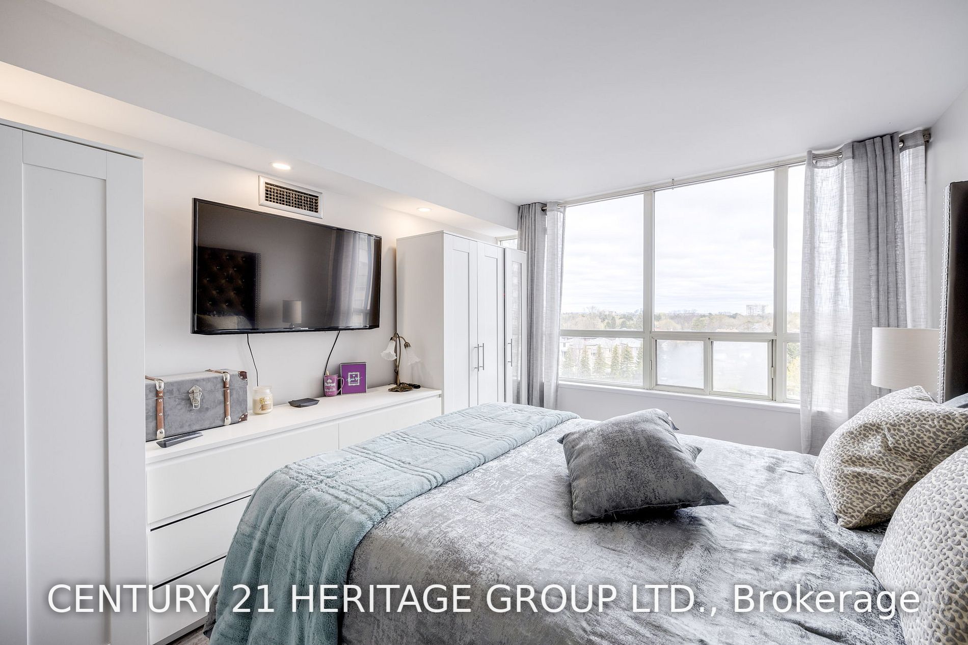 7 Townsgate Dr, #707