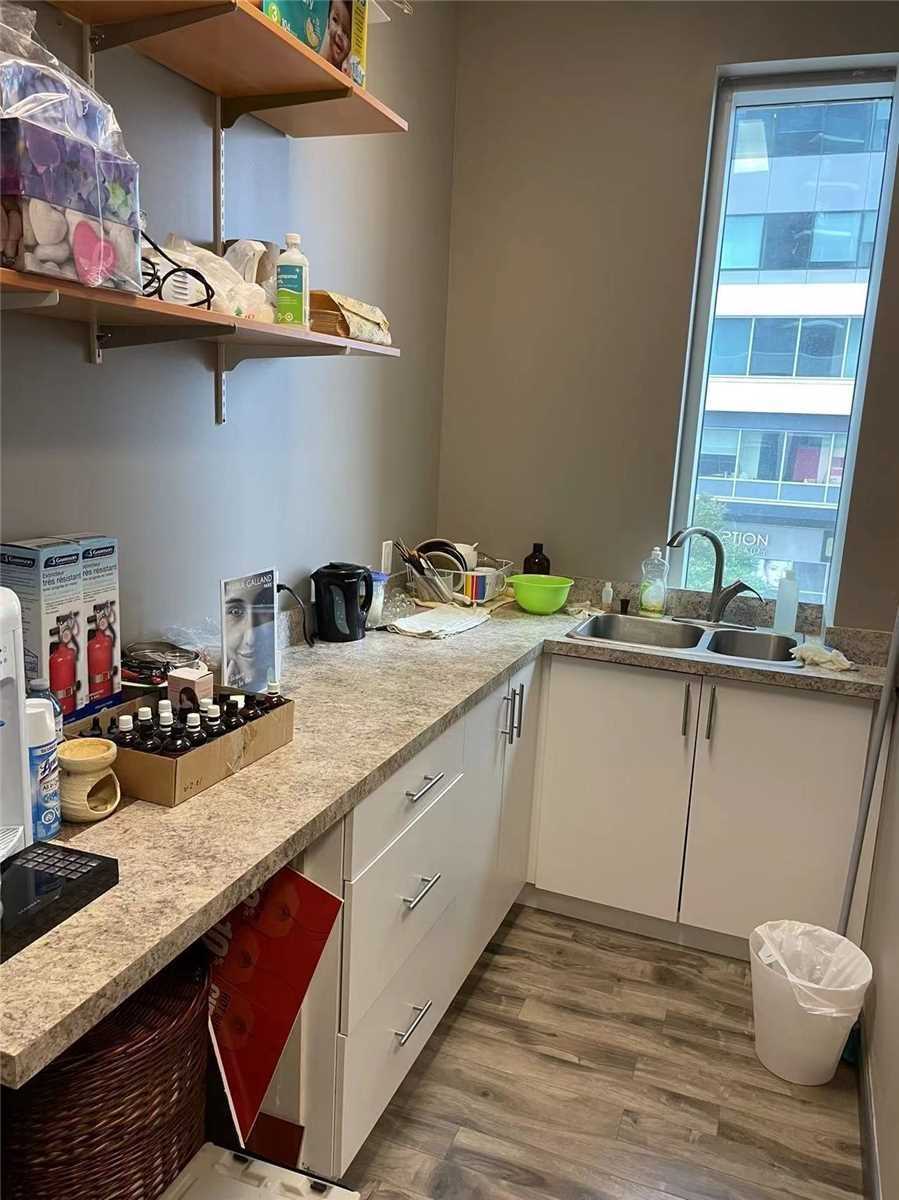 7163 Yonge St, #267