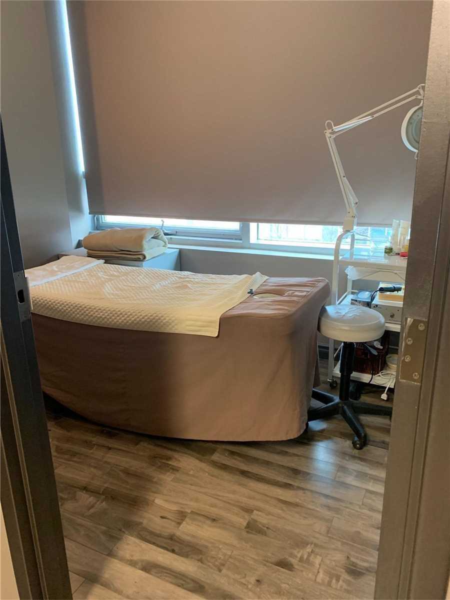 7163 Yonge St, #267