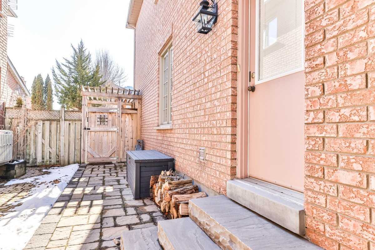 74 Braeside Square