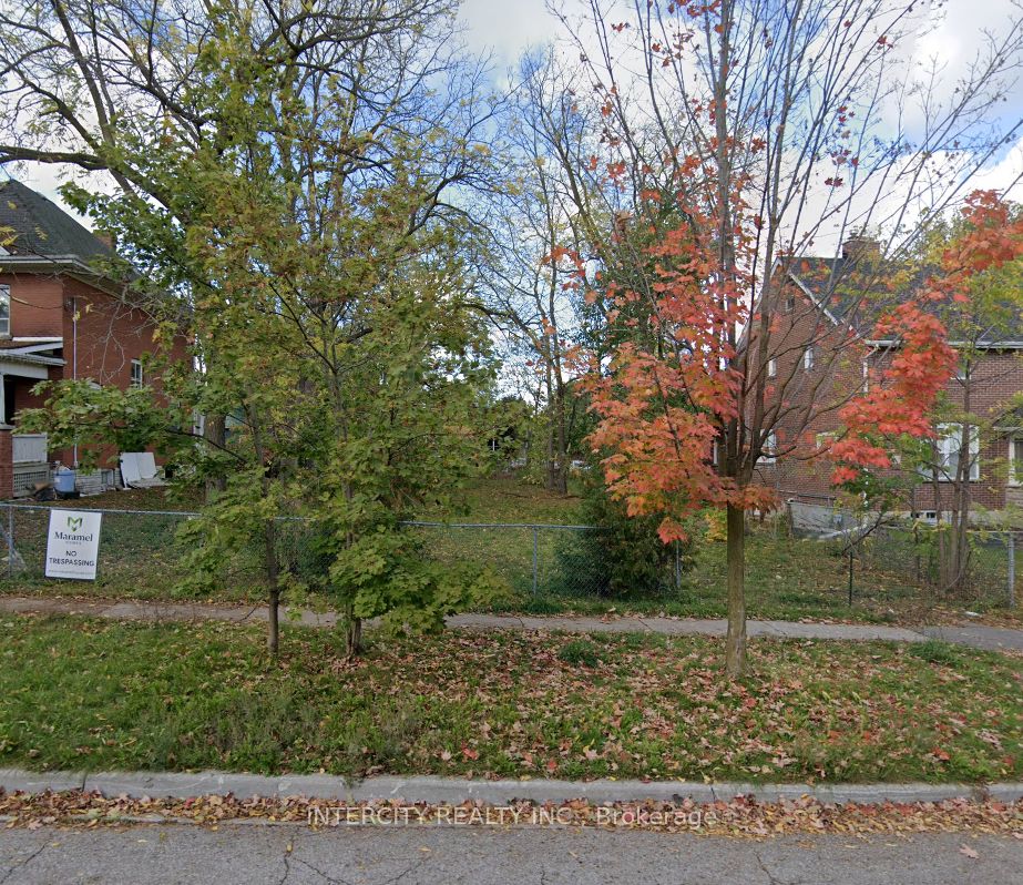 39 Roseview Ave