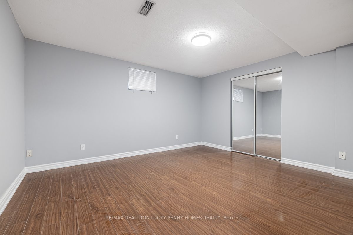 Listing N5917872 - Large Photo # 36