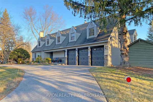 1 Blue Grass Dr, Aurora