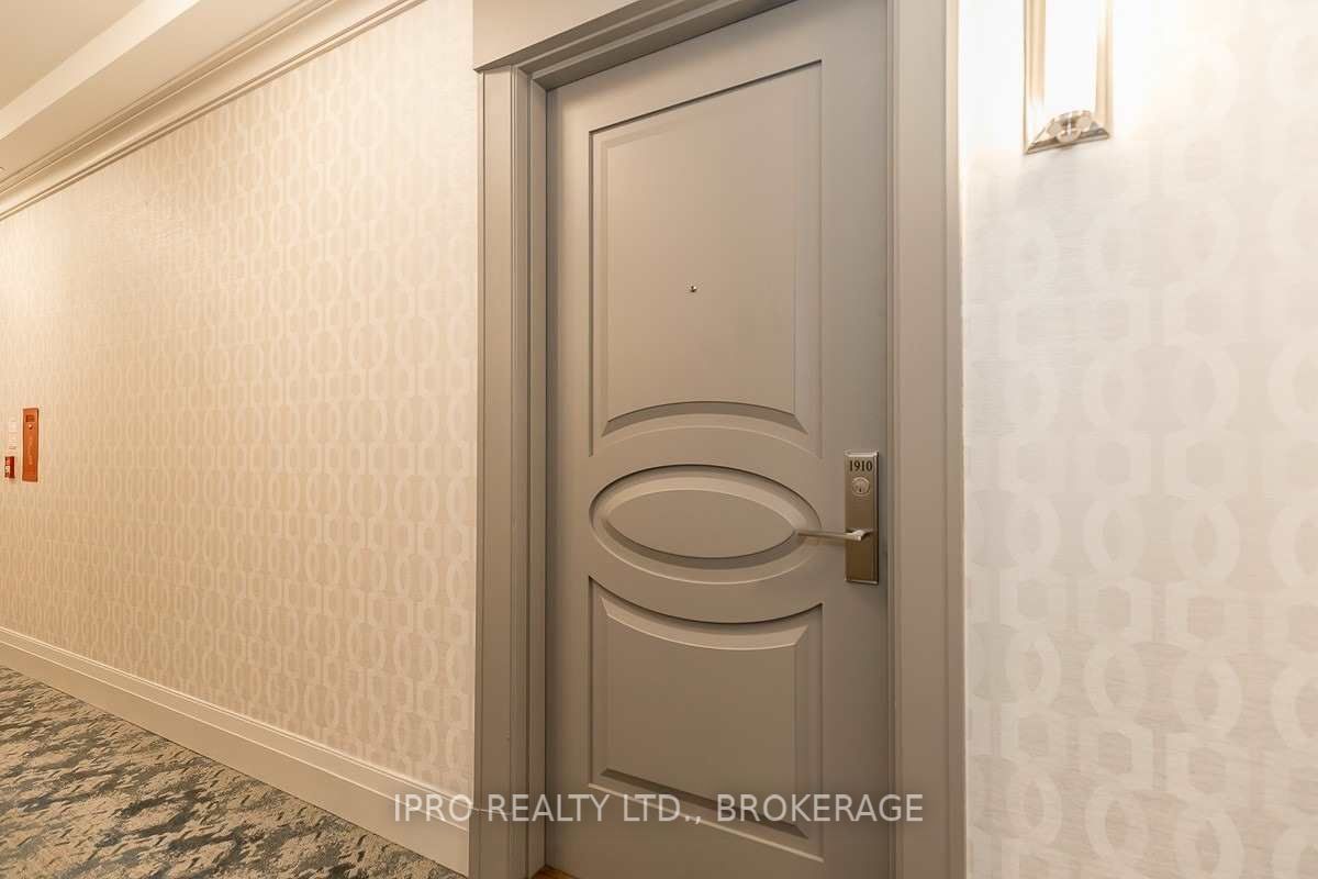 9085 Jane Street, #1910