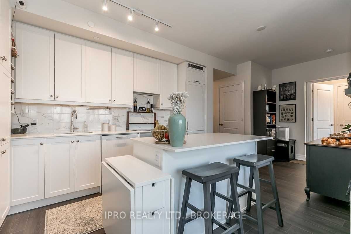 9085 Jane Street, #1910