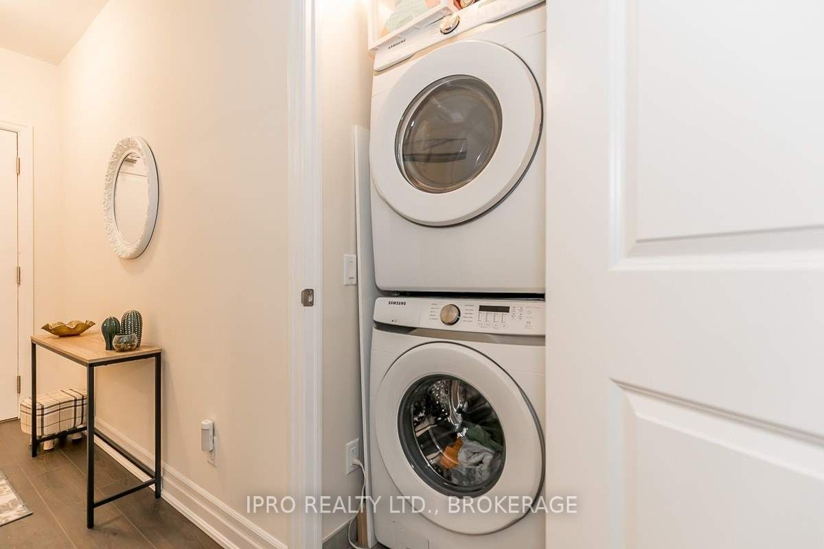 9085 Jane Street, #1910