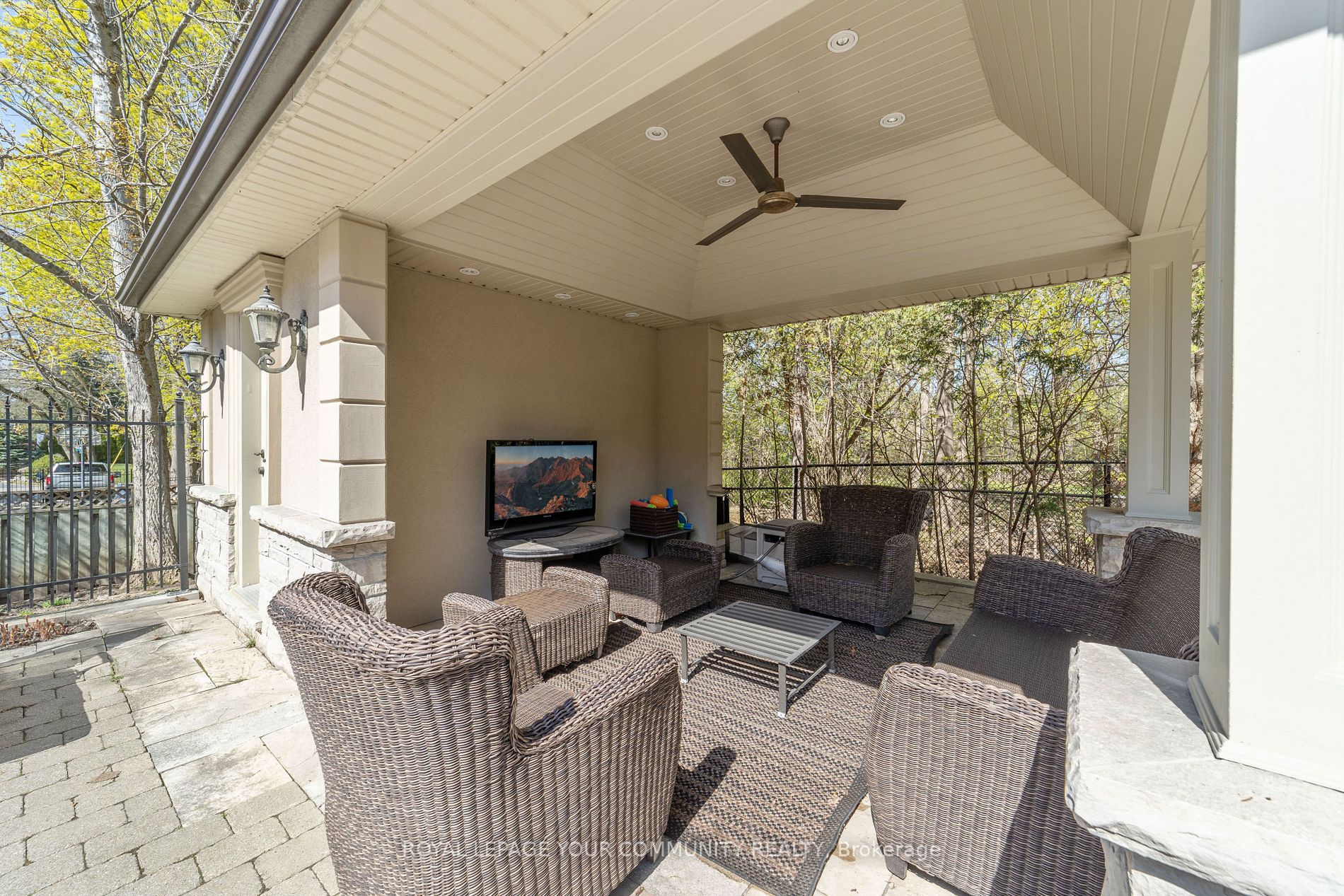 39 Clarkehaven St