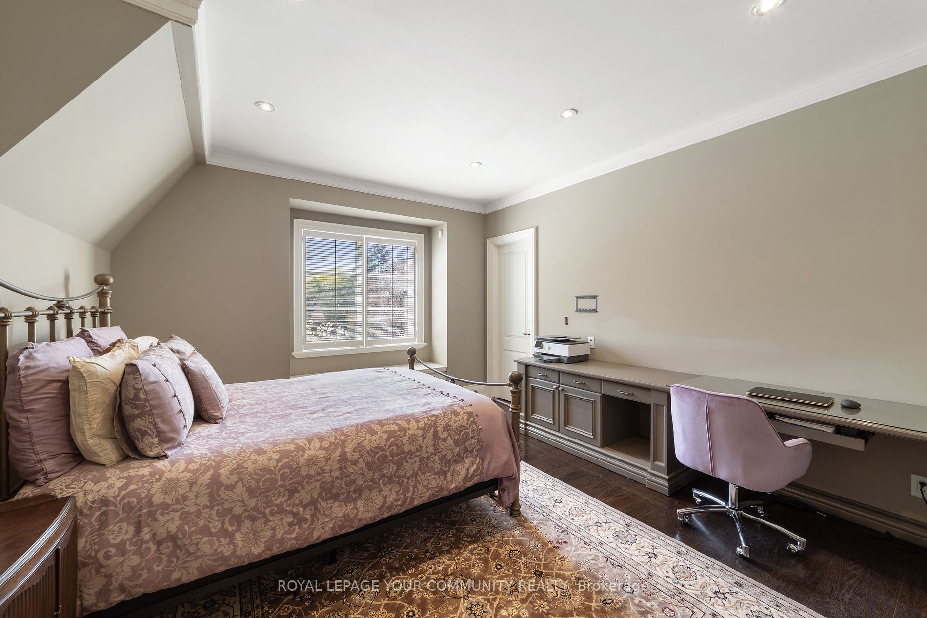 39 Clarkehaven St