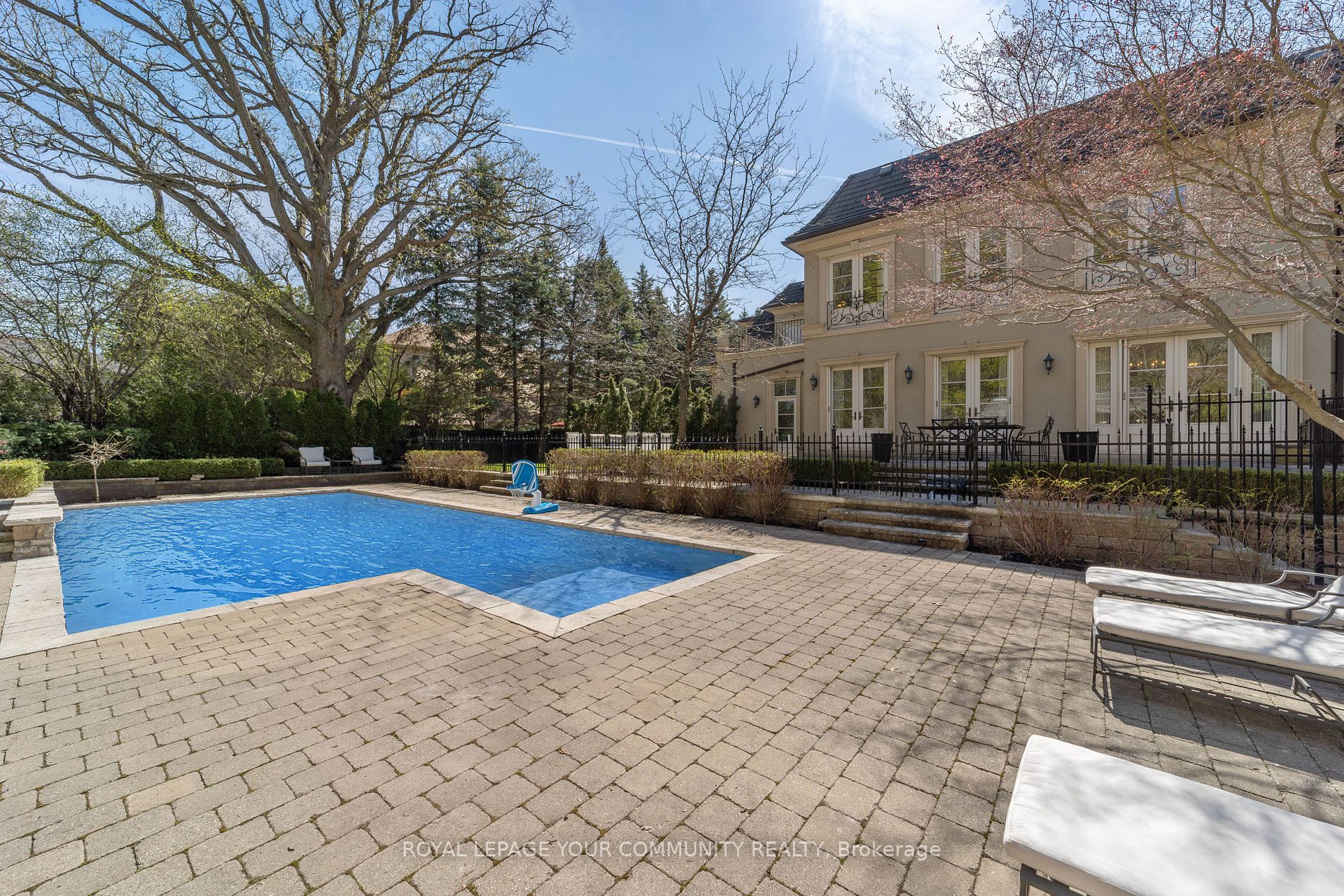 39 Clarkehaven St