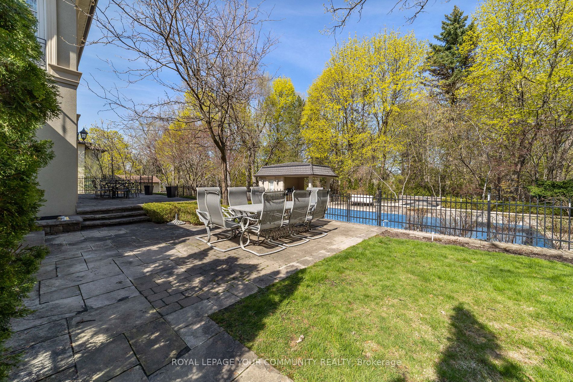 39 Clarkehaven St